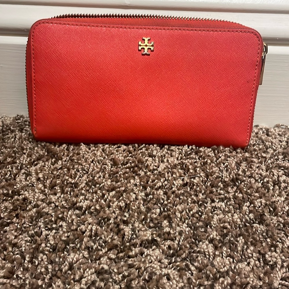 Tory Burch wallet